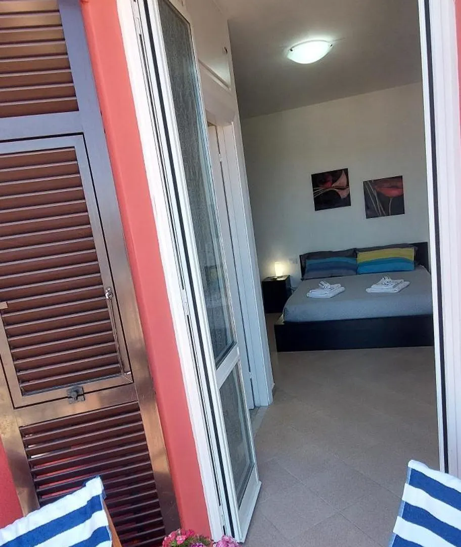 Una Finestra Sul Golfo Di Le Grazie Le Grazie  Apartment
